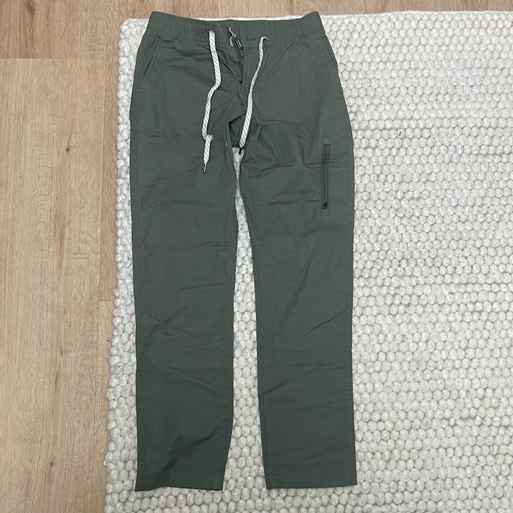 Brand new with tag Vuori ripstop pants XS